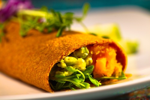 RAW CARROT WRAPS WITH SQUASH AVO FILLING