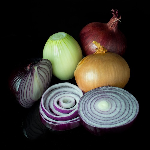 Onions: red, brown, whole, peeled, sliced, rings.